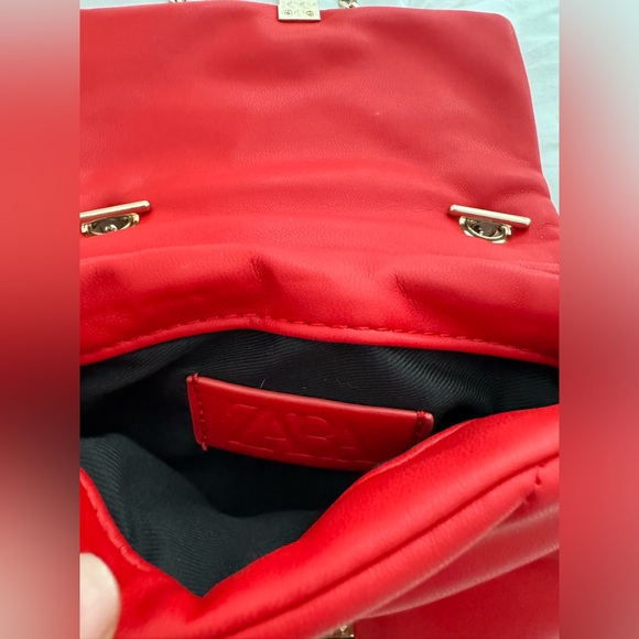 Red Zara chain purse - Picture 7 of 8